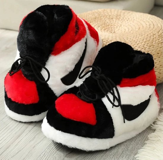 CozyKicks™ | Halte deine Füße warm und modisch mit CozyKicks.
