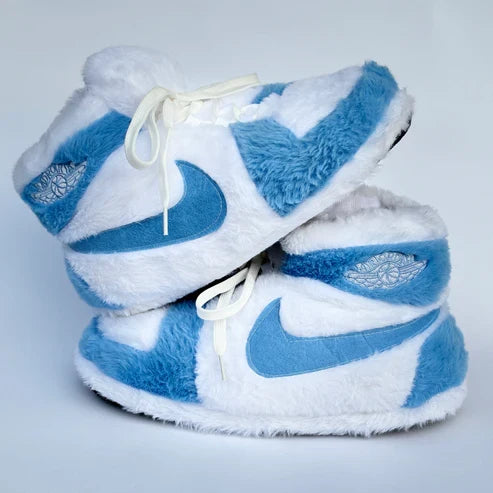 CozyKicks™ | Halte deine Füße warm und modisch mit CozyKicks.